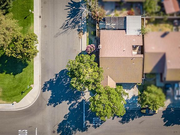 2nd image of 3324 Perisburg Ln