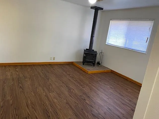3 bed, 825 sqft, $950 — Photo 2