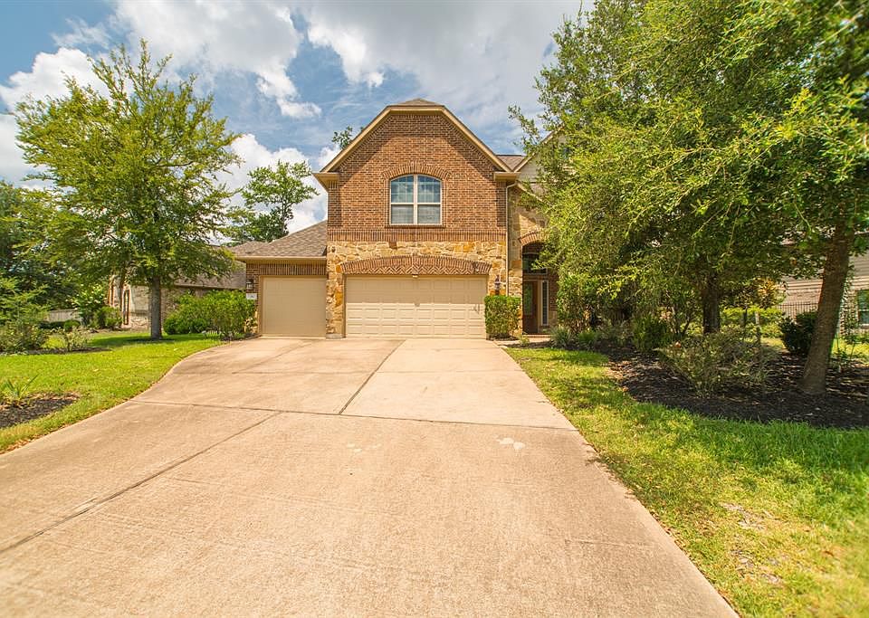 1st image of 30 E Wading Pond Cir