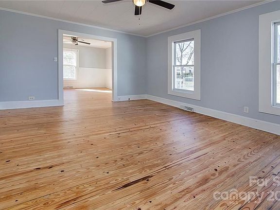 5th image of 319 E Gray Ave