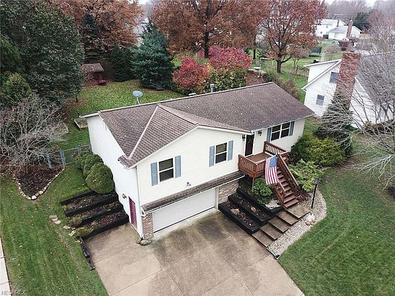 3rd image of 330 Rivermoor Dr