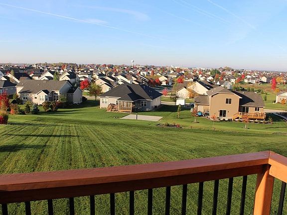 2nd image of 1755 Hedgewood Cir