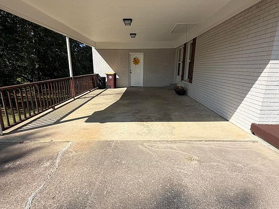 4th image of 71 Sycamore St