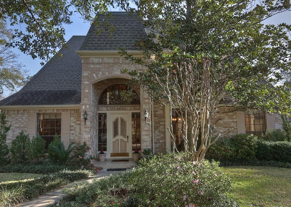 1st image of 3922 Village Oaks Dr