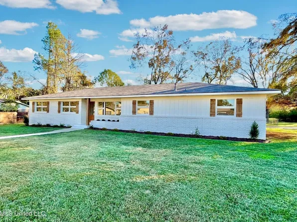 200 Dallas St, Crystal Springs, MS 39059