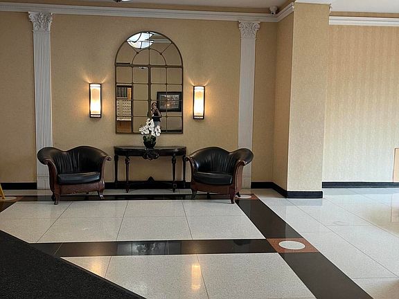 4th image of 1000 Clove Rd APT 4