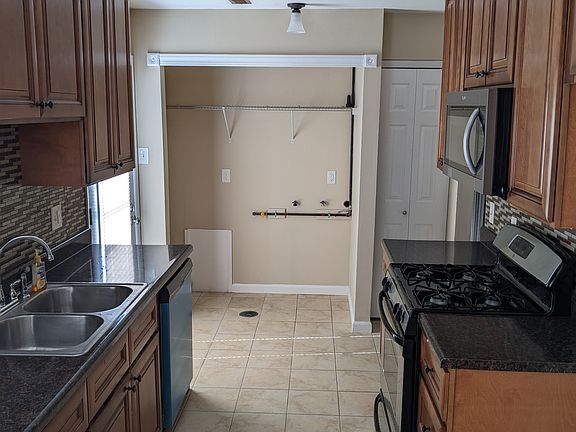 2nd image of 4437 Gordon Ave