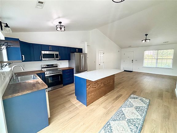 4th image of 500 Brenna Ln