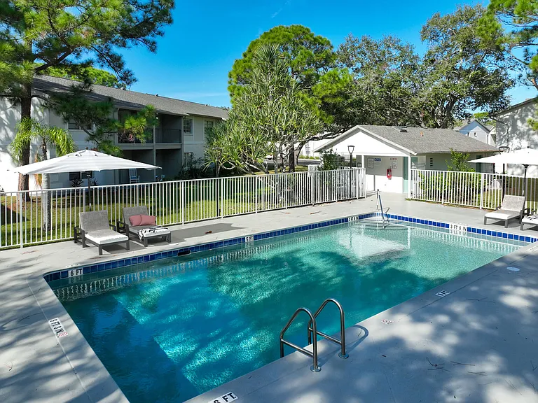 Azara Palm Bay — Photo 11