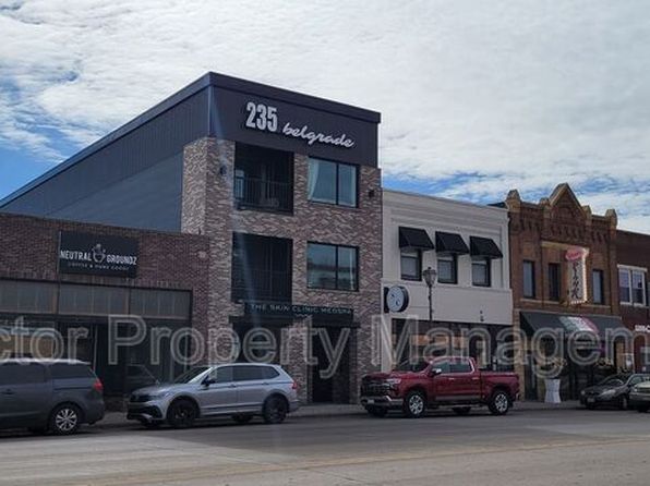 235 Belgrade Ave #301