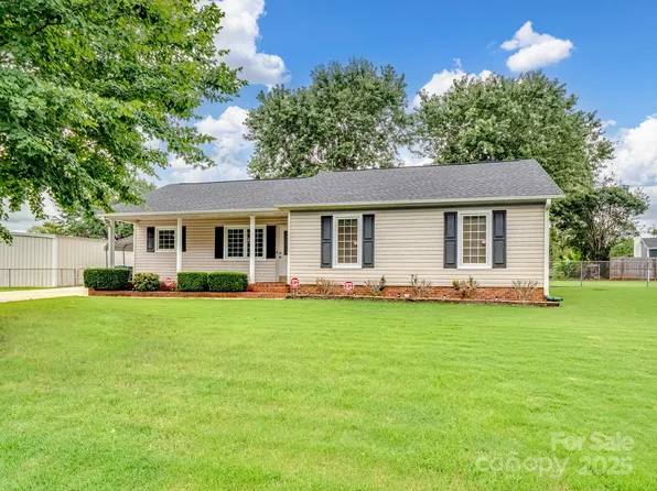 12005 Charing Grove Ln, Charlotte, NC 28273