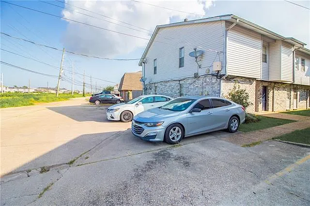 56 Brandon Hall Dr #C — Photo 3