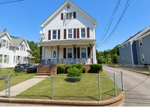9 Weir Ave #3, Taunton, MA 02780