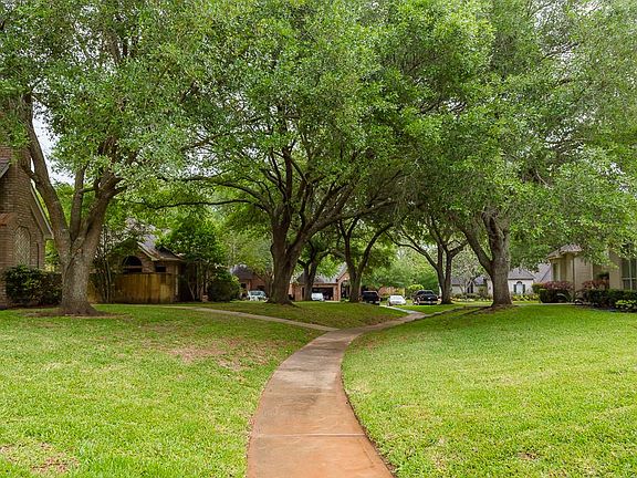 3rd image of 4723 Lake Village Dr