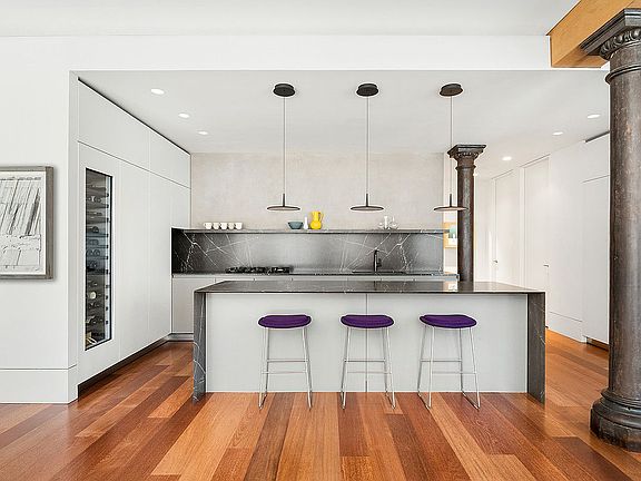 5th image of 140 Franklin St APT 4B
