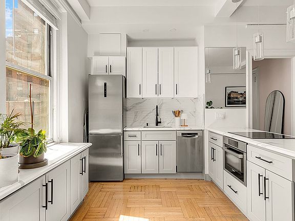 4th image of 67 Park Ave #11D