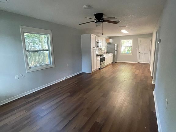 3rd image of 8003 Berry Ave
