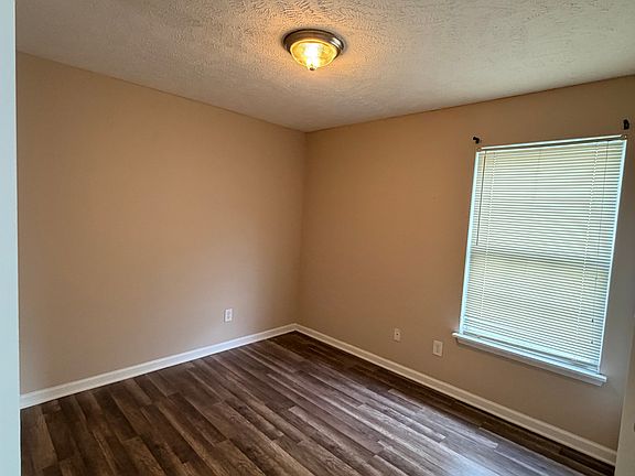 5th image of 1065 Lakewalk Dr