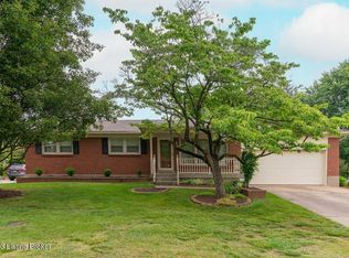 2207 Pikes Peak Blvd, Louisville, KY 40214