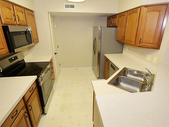 3rd image of 1612 Ashley Ct APT 202