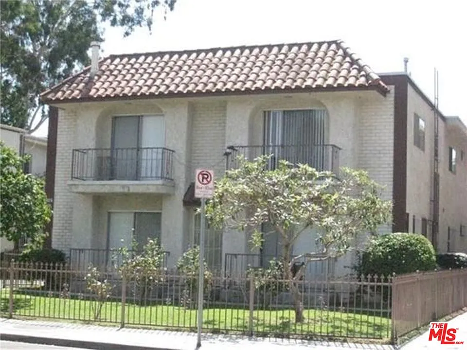 2 bed, 2.0 bath, 1150 sqft, $2,695 — Photo 2