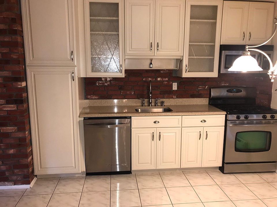2nd image of 16 Frederick St