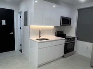 30-32 33rd St #1, Astoria, NY 11102