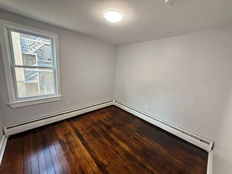 88 Cross St — Photo 7