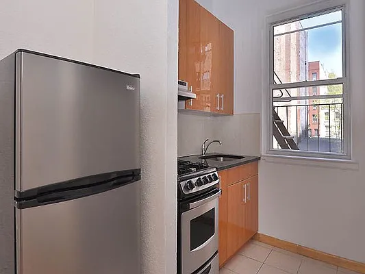 Rented by Cooper & Cooper Real Estate | media 10