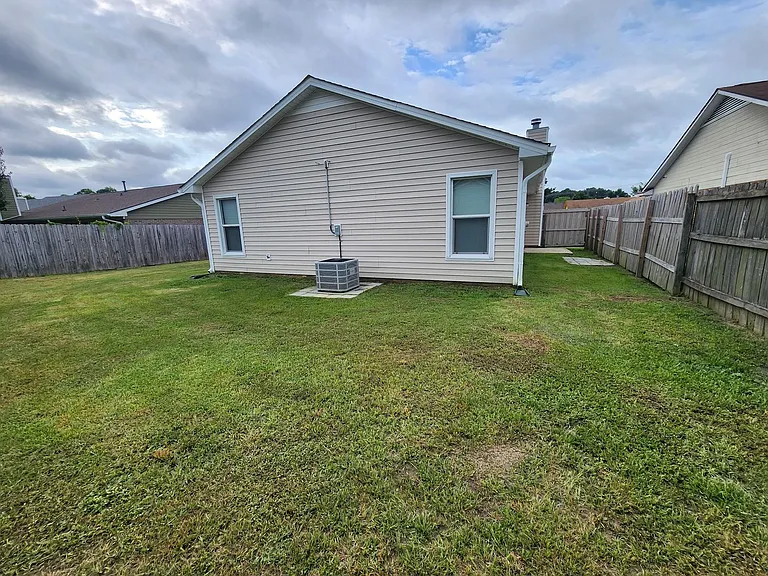 2212 Mossycup Ln — Photo 3