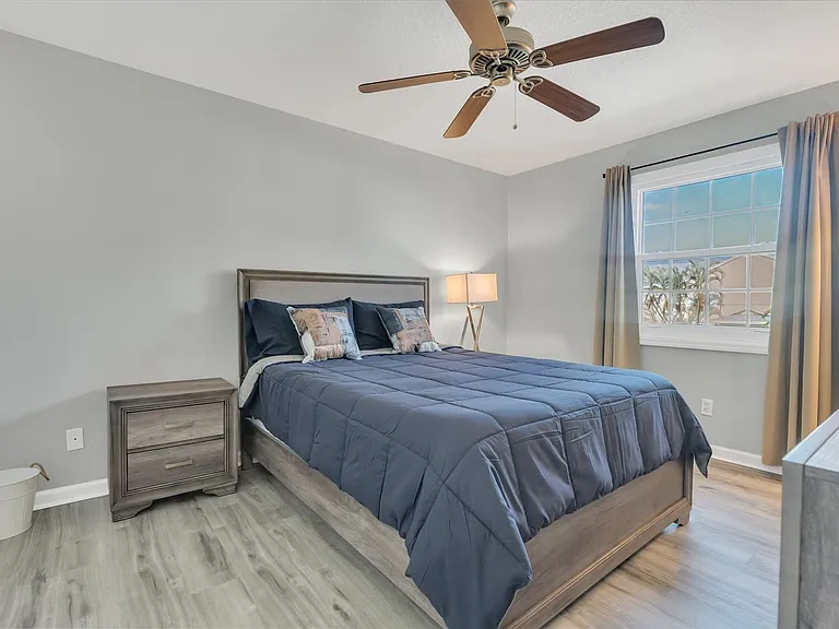 102 Pompano Dr SE #C — Photo 16