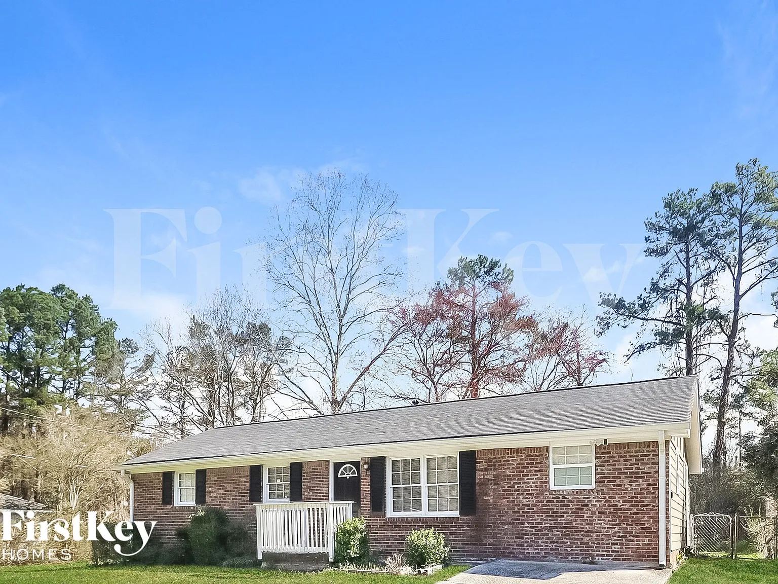 3 bed, 1.0 bath, 1040 sqft, $1,740 — Photo 2