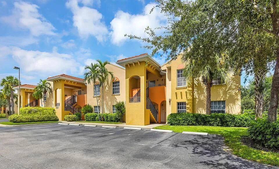 4167 Castilla Cir #105