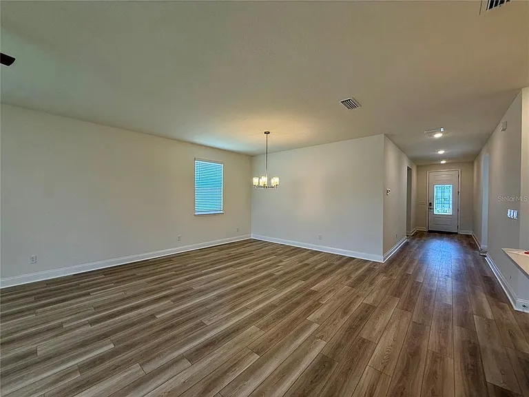 53 Signet Cir — Photo 9