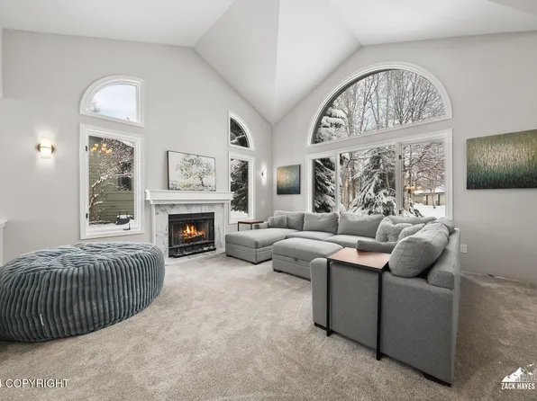 10144 Voyager Cir, Anchorage, AK 99515