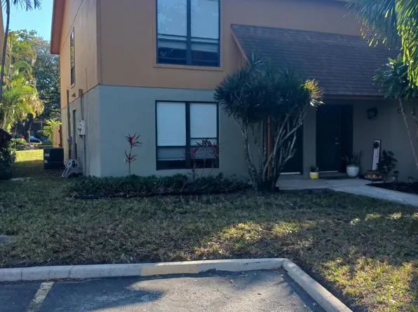 402 Sandtree Drive, Palm Beach Gardens, FL 33403
