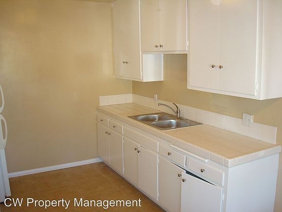 2nd image of 4414 Dawes St