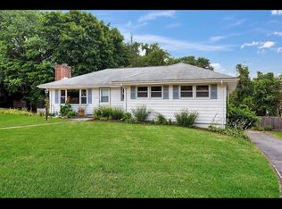 377 Nancy Dr, Bridgeport, CT 06604