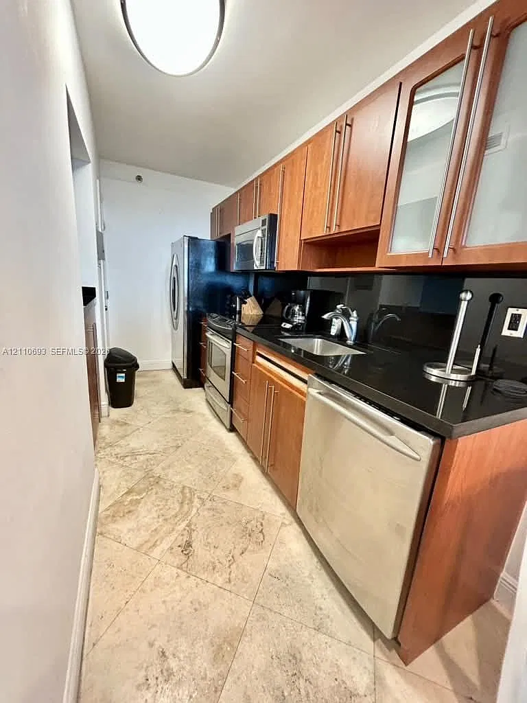 The Decoplage Condo — Photo 2