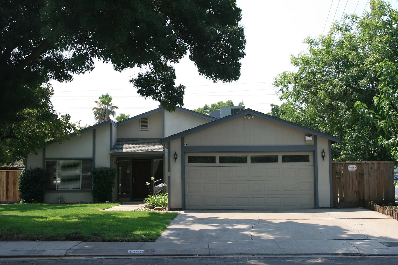 1640 Carlisle Ave photo 1