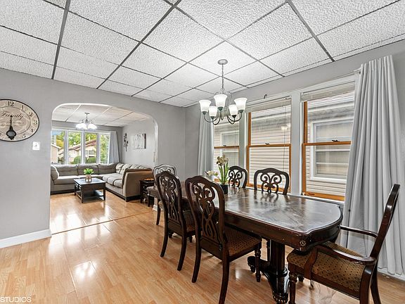 5th image of 5535 W Warwick Ave