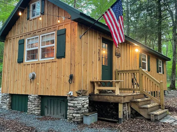 213 Spencer Rd, Dingmans Ferry, PA 18328