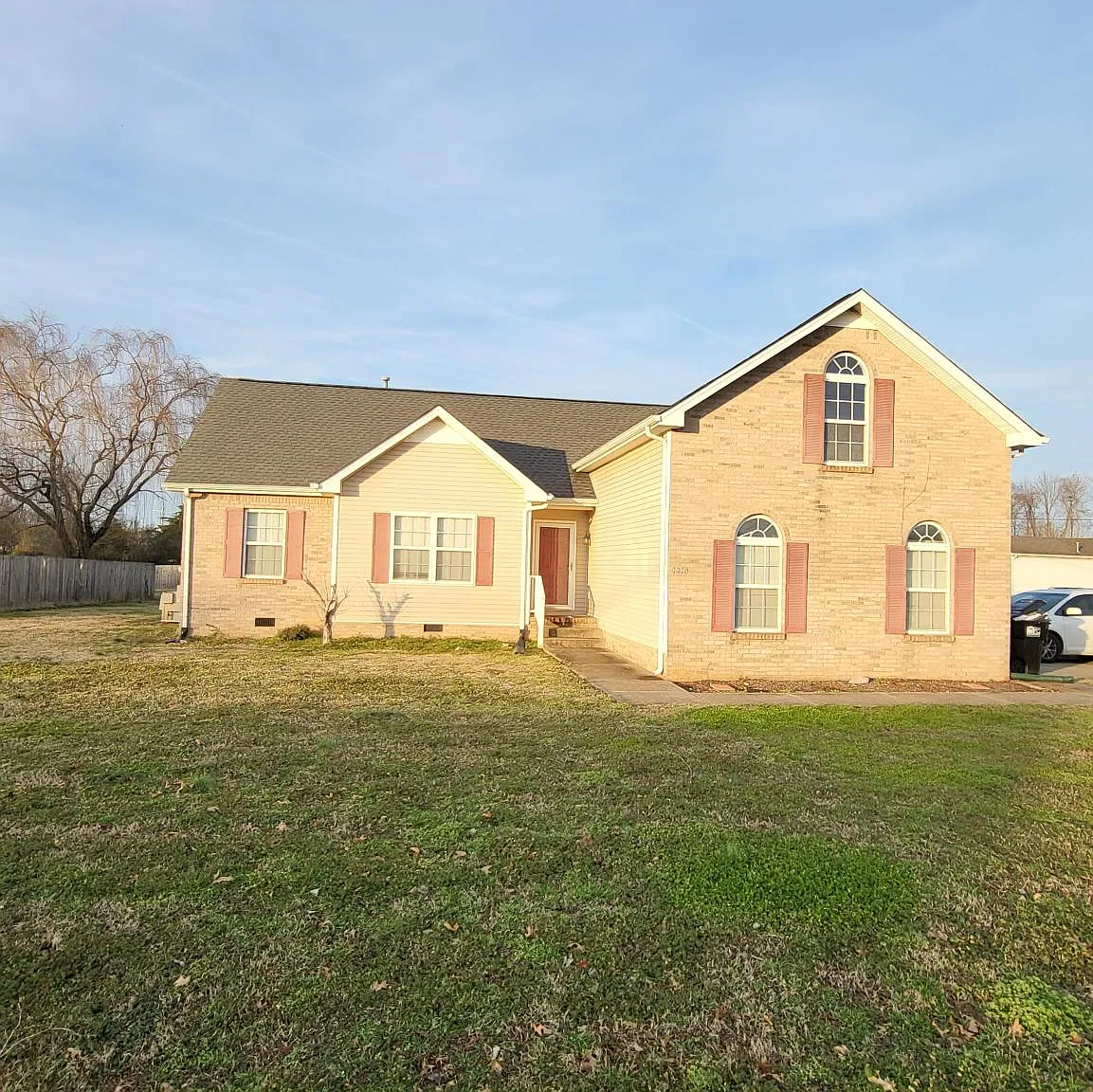 3 bed, 2.0 bath, 1947 sqft, $1,850 — Photo 2
