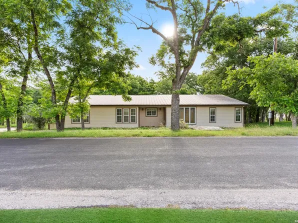 446 Wharton Rd, Kerrville, TX 78028