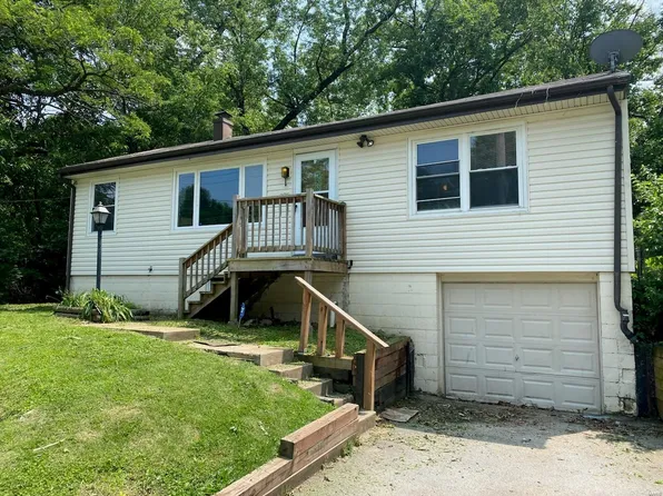 376 Bluff Dr, Saint Louis, MO 63137