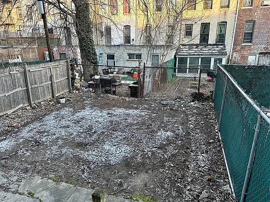 Rented by Max Apt LLC | media 57