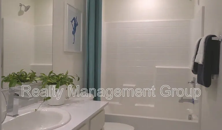 1445 Suwerte Ave #5 — Photo 4