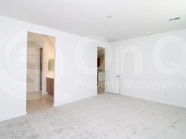 15711 W Monroe St — Photo 6