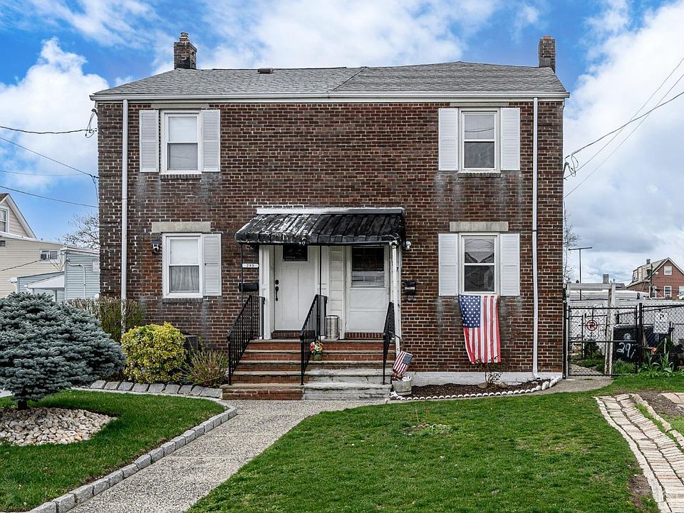 1st image of 297 Paderewski Ave
