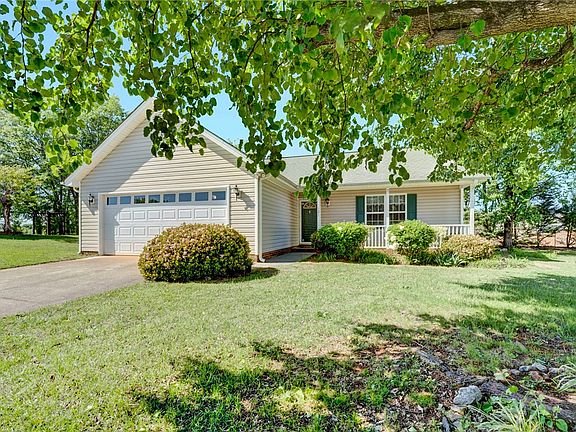 3rd image of 121 Meadow Hill Way